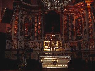 Le retable avec au centre le matre-autel et le tabernacle.
